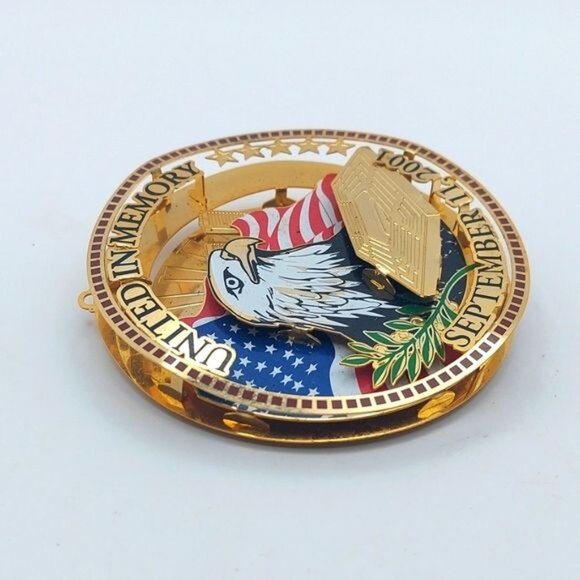 United In Memory September 11th 2001 Commemorative Ornament Eagle American Flag - Picture 5 of 5